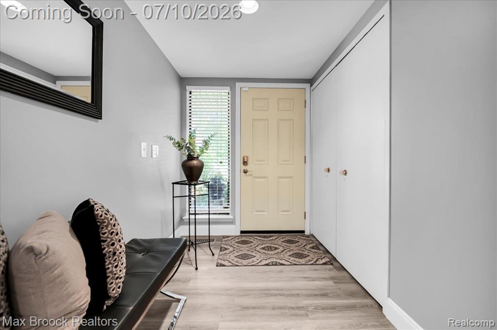 5229 Simpson Lake Road, West Bloomfield, MI 48323 — Photo 5