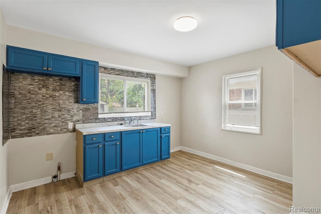 7260 Pierson Street, Detroit, MI 48228 — Photo 9