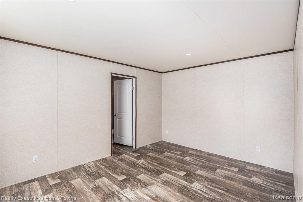 423 Elm Ct, Oakland, MI — Photo 12