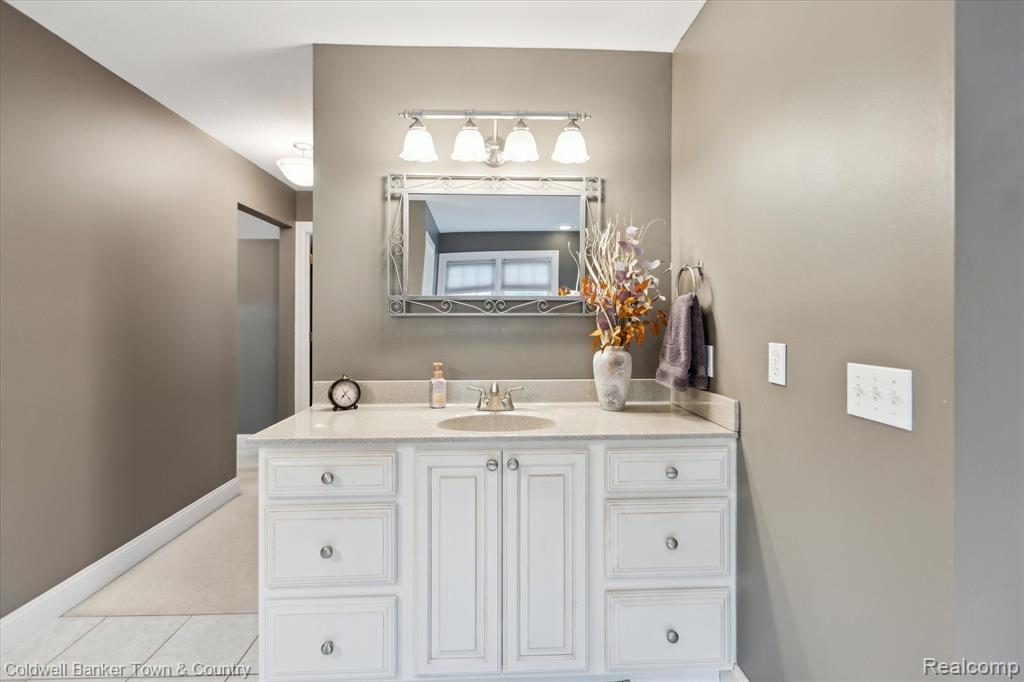 5205 RIDGEVIEW Court, Midland, MI 48642 — Photo 39