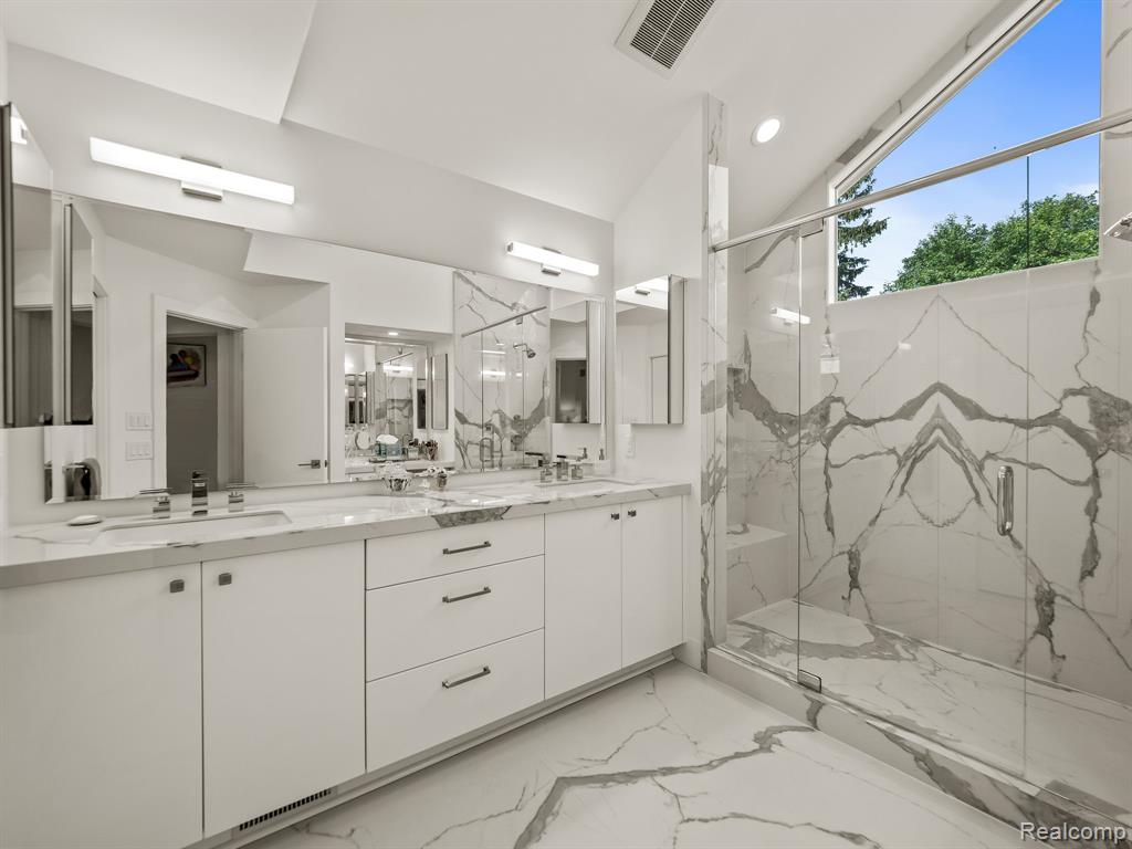 6420 Apple Grove Lane, Bloomfield Hills, MI 48301 — Photo 21