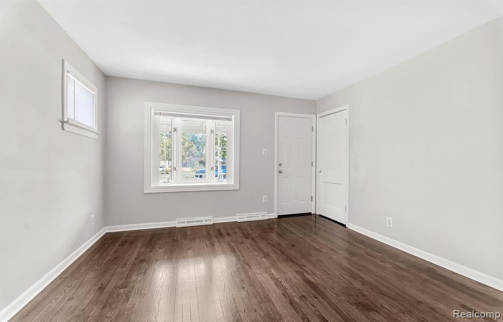 4924 Huron Street, Dearborn Heights, MI 48125 — Photo 5