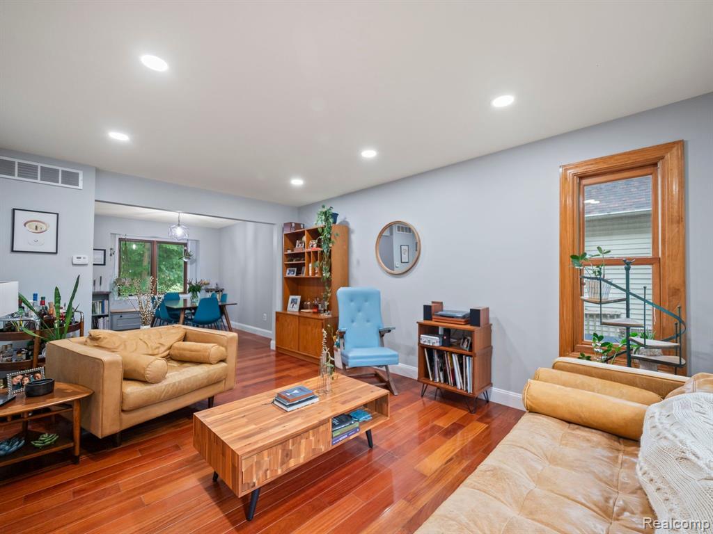 7861 LAKE CREST Drive, Ypsilanti, MI 48197 — Photo 5