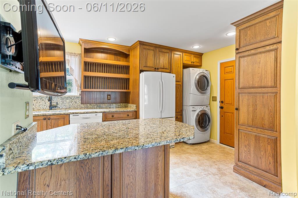 5191 Lynsue Lane, Waterford, MI 48327 — Photo 11