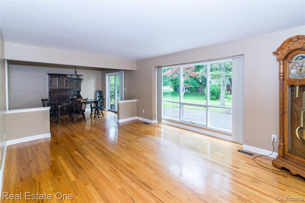 6845 Tamerlane Drive, West Bloomfield, MI — Photo 23