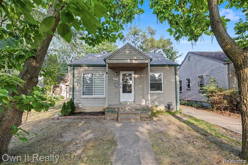 7634 Hazelton Street, Dearborn Heights, MI 48127
