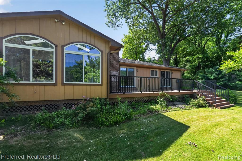 5524 Lawrence Court, Pinckney, MI 48169 — Photo 37