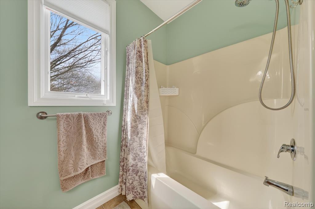 9254 Willowgate, Goodrich Vlg, MI — Photo 23