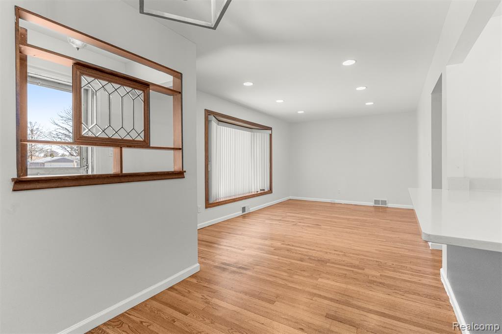 4142 Gertrude Street, Dearborn Heights, MI 48125 — Photo 11