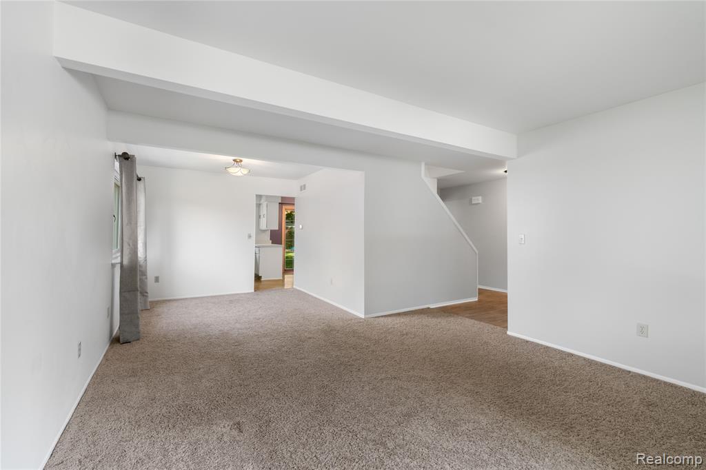 44114 Somerset Square, Canton, MI 48187 — Photo 9