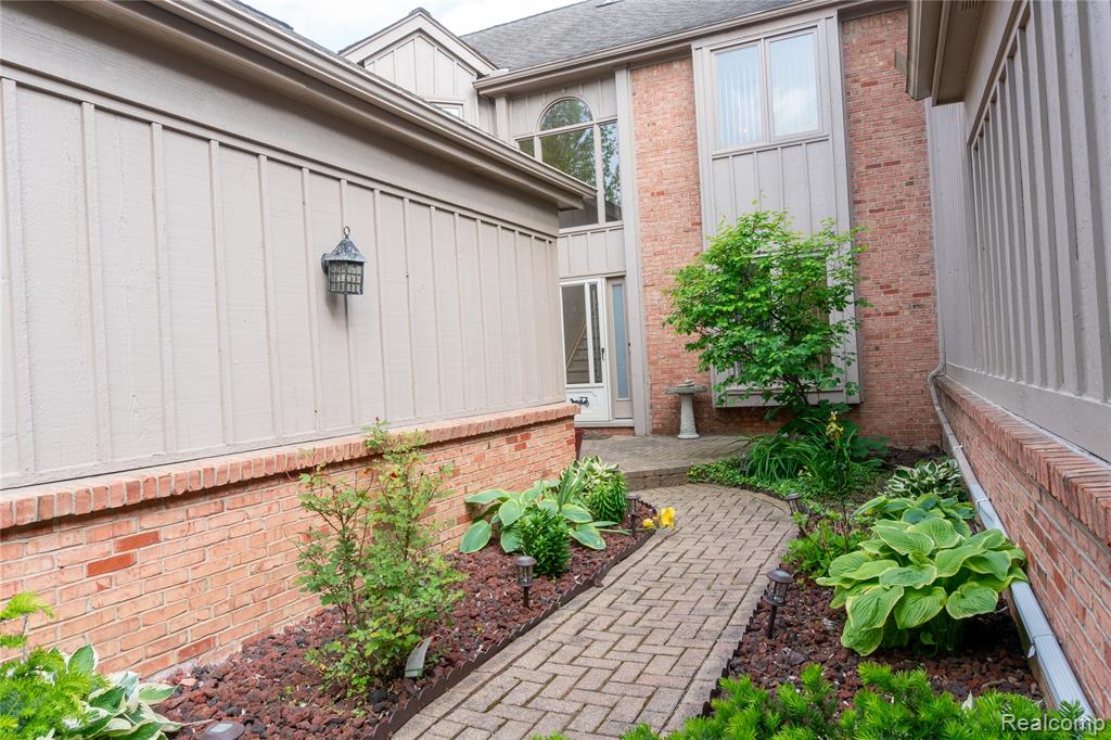 37839 Siena Drive, Farmington Hills, MI 48331 — Photo 3