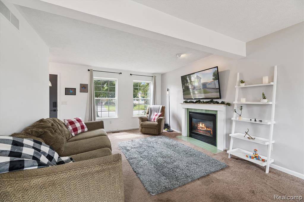 729 Cricket Crossing, Pinckney, MI 48169 — Photo 8