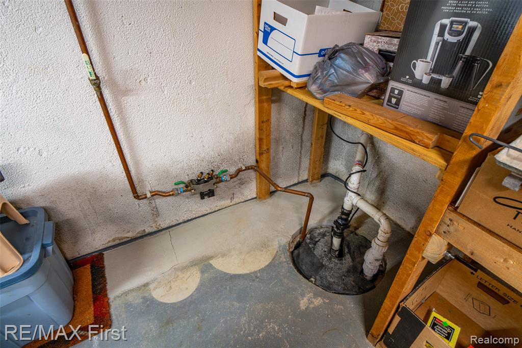 6676 Lambeth Way, Canton, MI 48187 — Photo 37