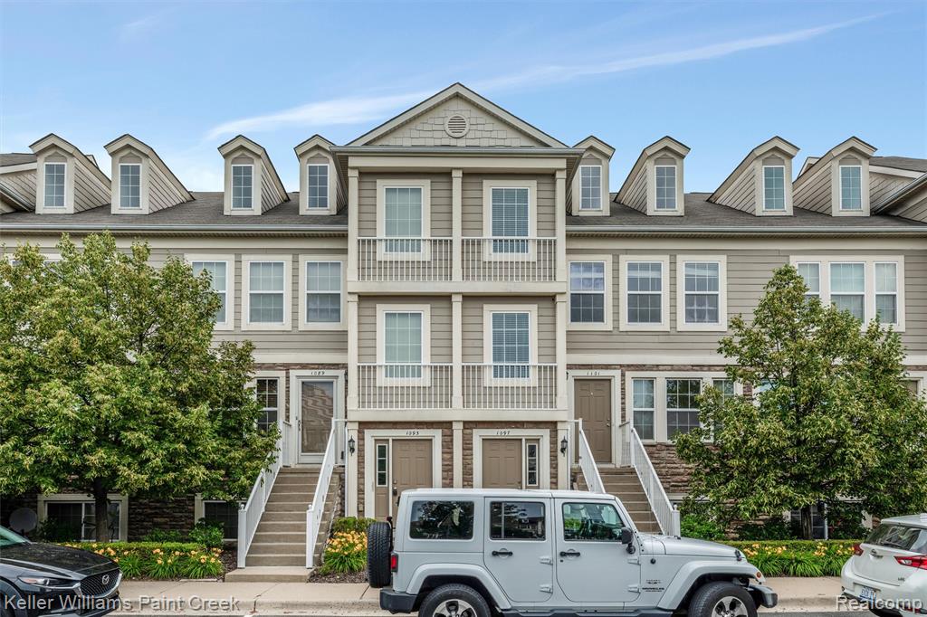 1093 Foxboro, Troy, MI 48083 — front exterior