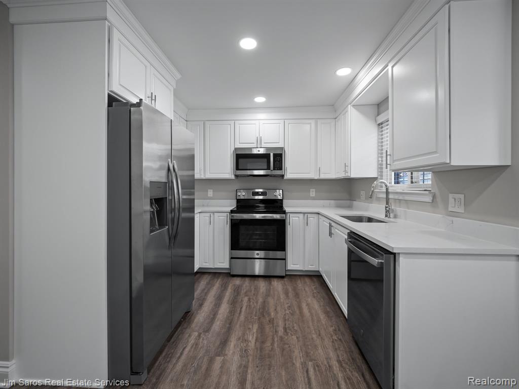 895 Harcourt Road, Grosse Pointe Park, MI 48230 — Photo 2