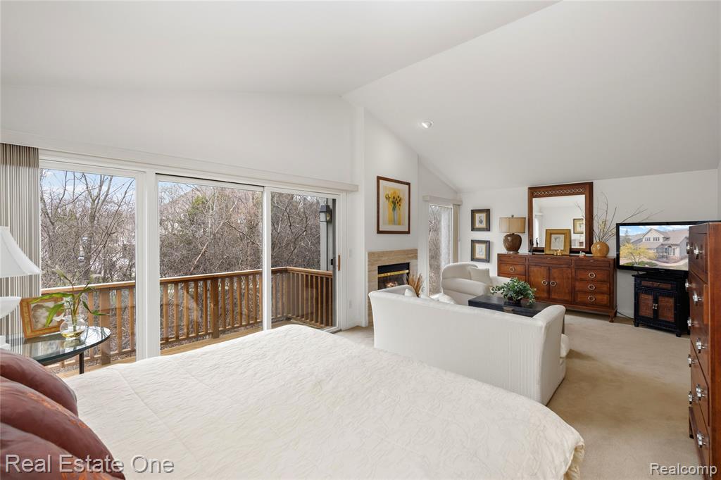 7026 Daventry Woods Drive, West Bloomfield, MI — Photo 28