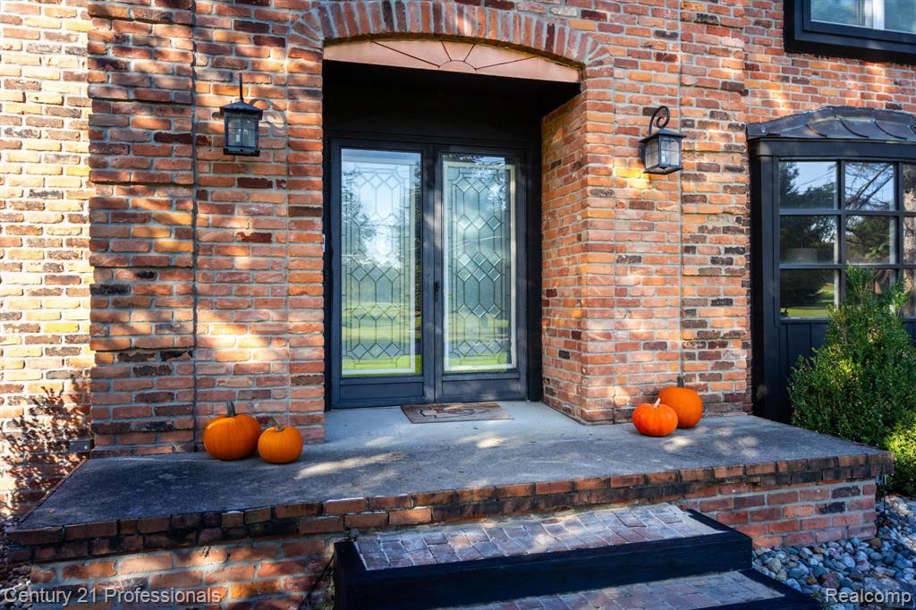 9418 Oakmont Drive, Grand Blanc, MI 48439 — Photo 5
