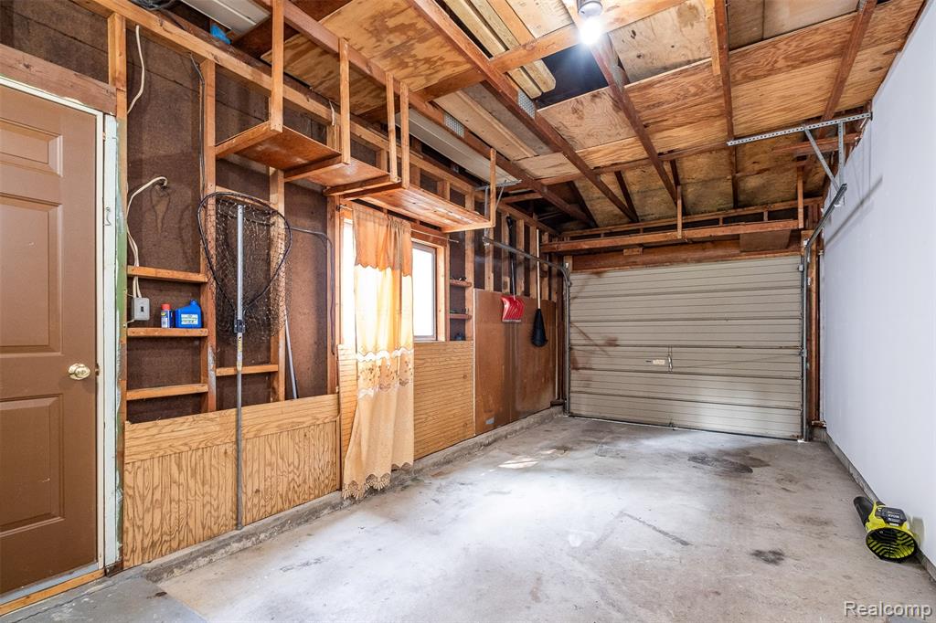 39856 Parklawn Drive, Sterling Heights, MI 48313 — Photo 42