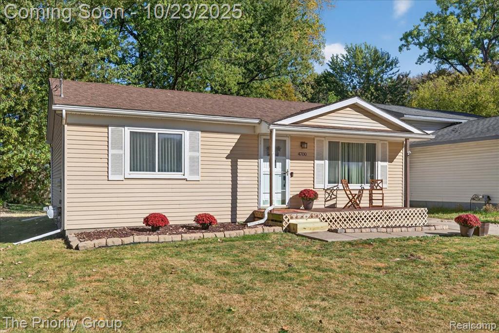 4700 Siebert Road, Waterford, MI 48328 — Photo 33