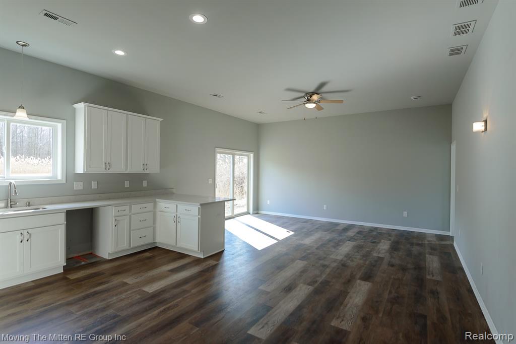 43001 Willow Road, New Boston, MI 48164 — Photo 10