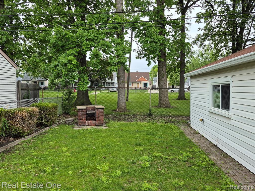 13688 Commonwealth Street, Southgate, MI 48195 — Photo 4