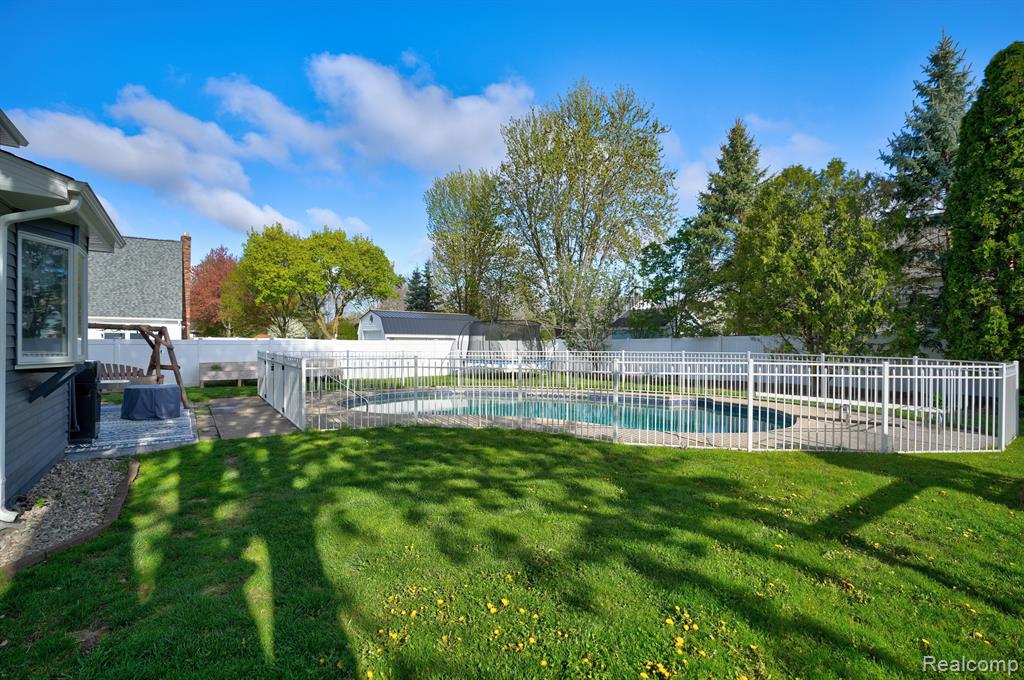 682 Zehnder Drive, Frankenmuth, MI 48734 — Photo 57