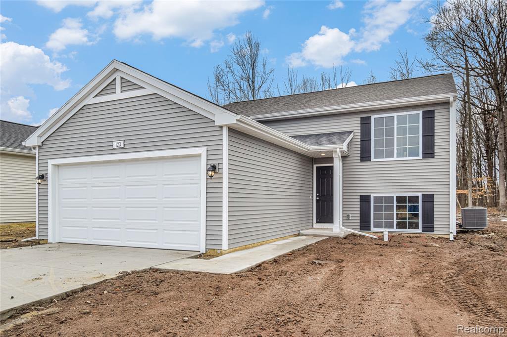 3163 Wild Orchid Lane, Burton, MI 48519
