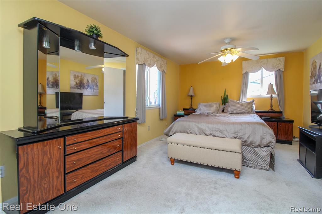 6942 Leslee Crest Drive, West Bloomfield, MI — Photo 24