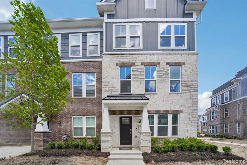 25424 Orwell Street, Novi, MI