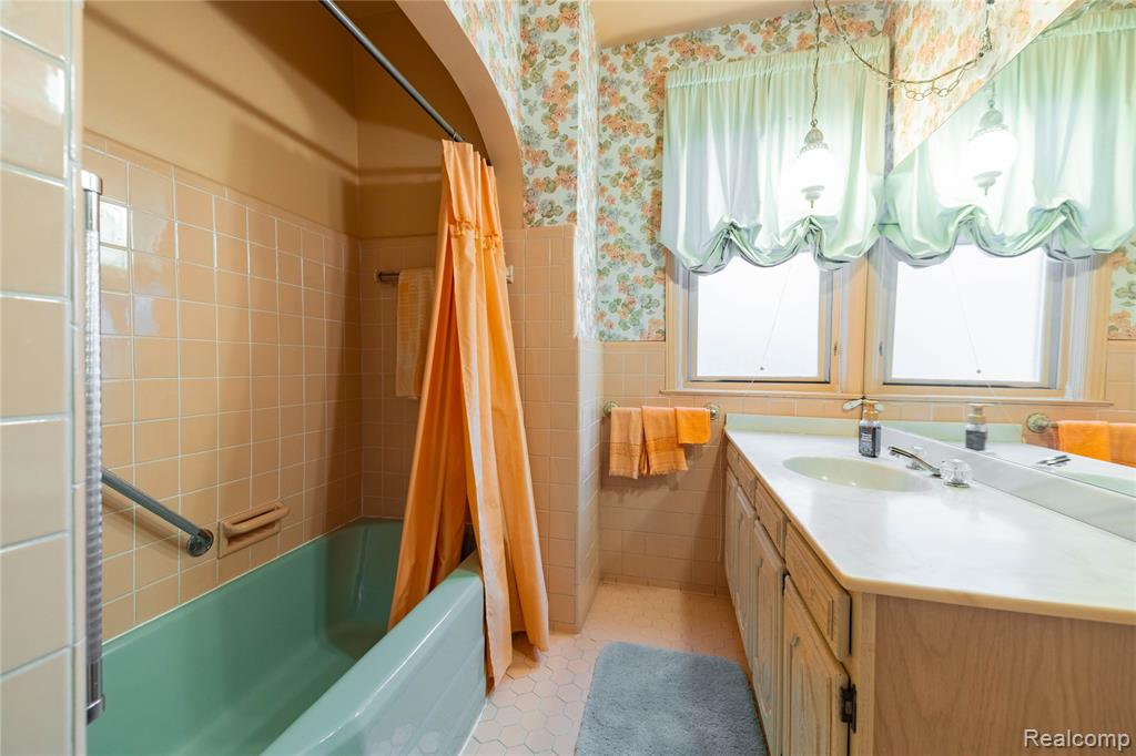 29863 East River Road, Grosse Ile, MI 48138 — Photo 36
