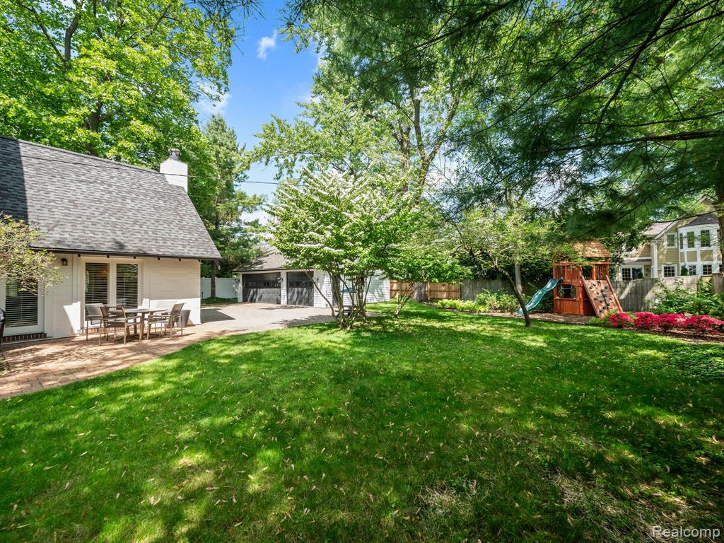 822 SUFFIELD Avenue, Birmingham, MI 48009 — Photo 36