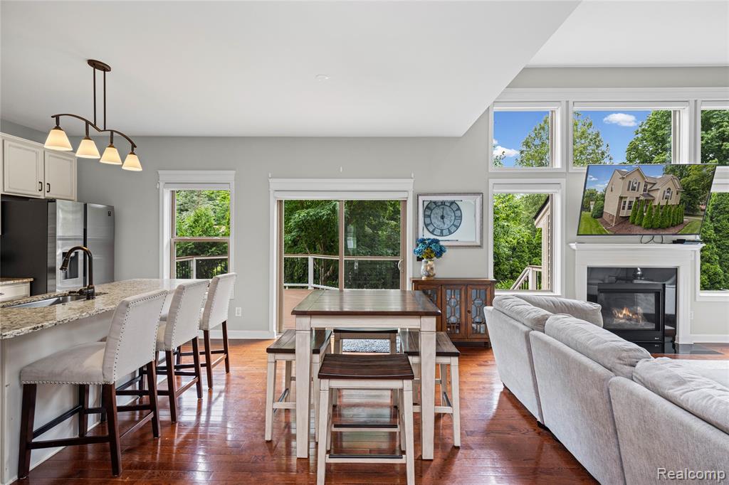 730 Leon Road, Walled Lake, MI 48390 — Photo 18