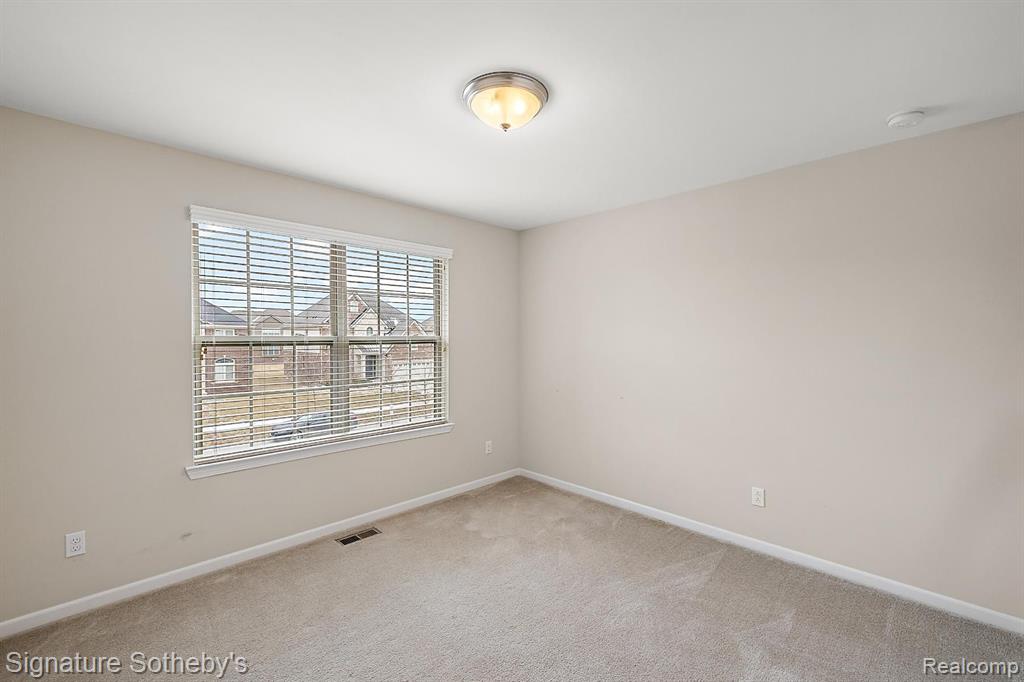 50472 SCARBOROUGH Road, Canton, MI 48188 — Photo 37