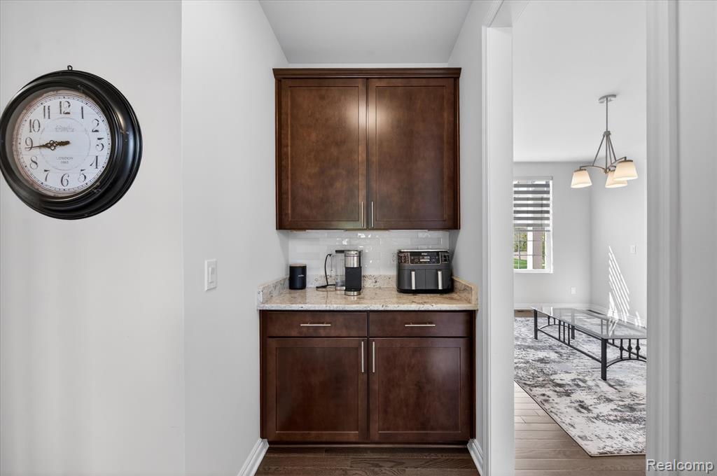 2942 Montgomery Circle, Walled Lake, MI 48390 — Photo 11