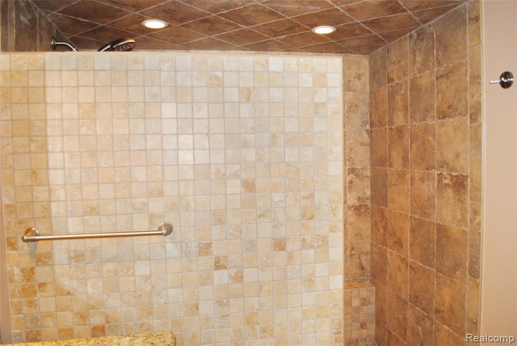 719 Upper Scotsborough Way, Bloomfield Hills, MI 48304 — Photo 32