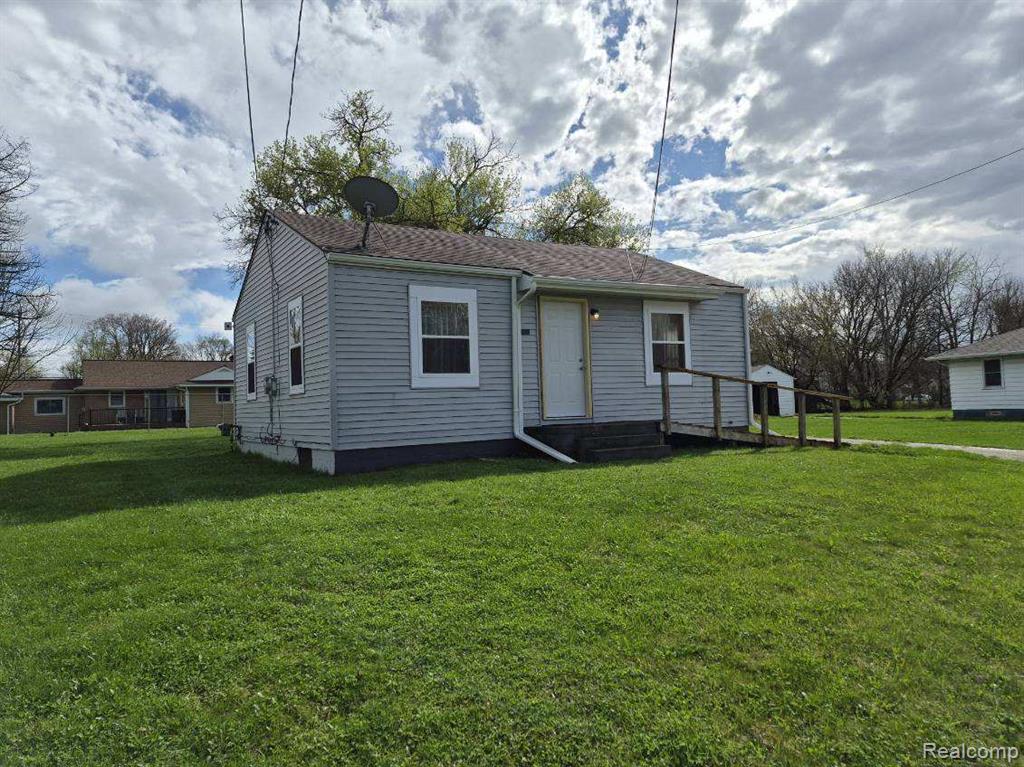 1233 W Coldwater Road, Flint, MI 48505 — Photo 21
