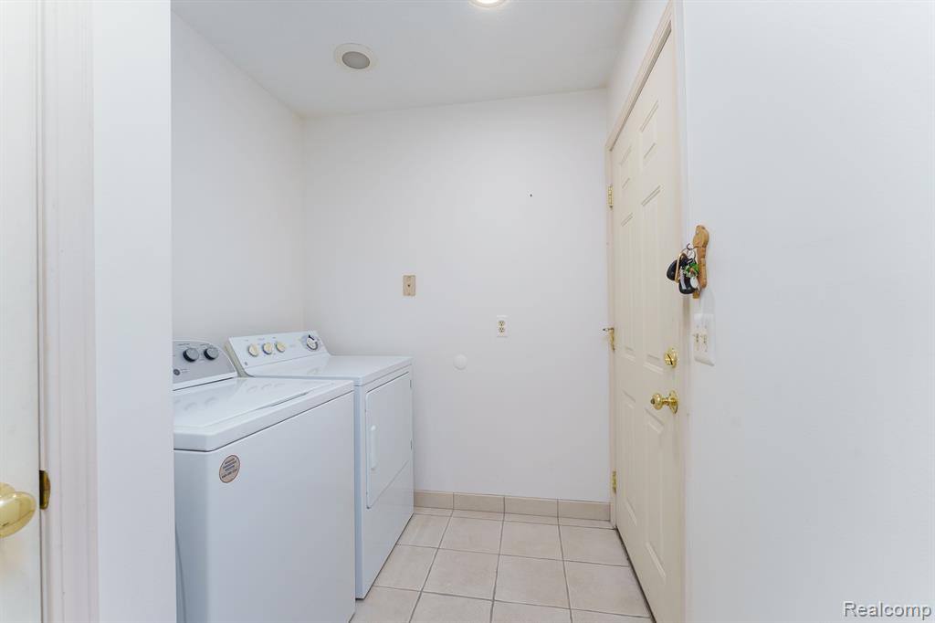 530 N GRAND Avenue, Fowlerville, MI 48836 — Photo 18
