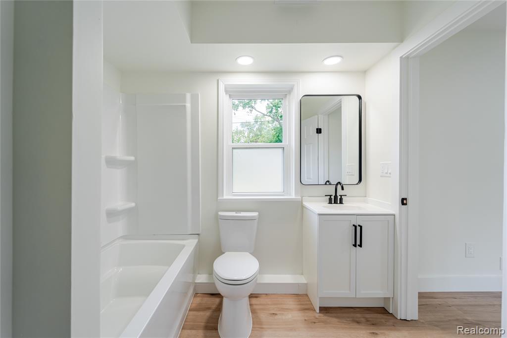 6194 Wilson Drive, Waterford, MI 48329 — Photo 17