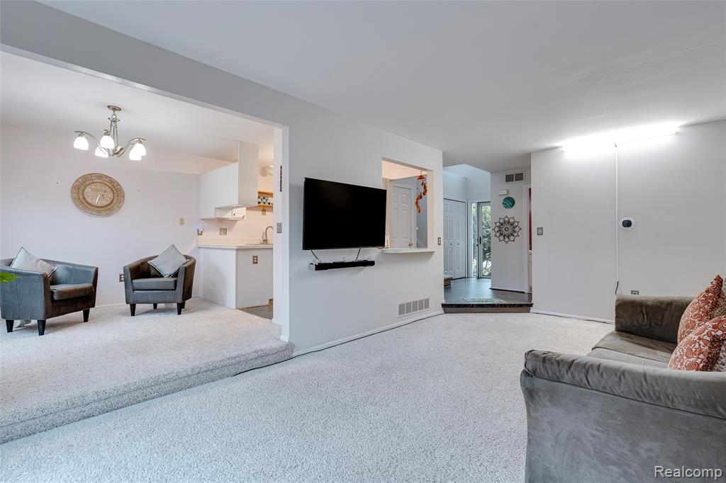 834 Natures Cove Court, Wixom, MI — Photo 17