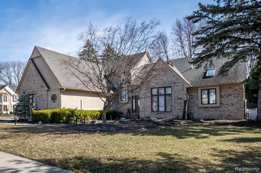 41924 ALDEN Drive, Clinton Twp, MI 48038