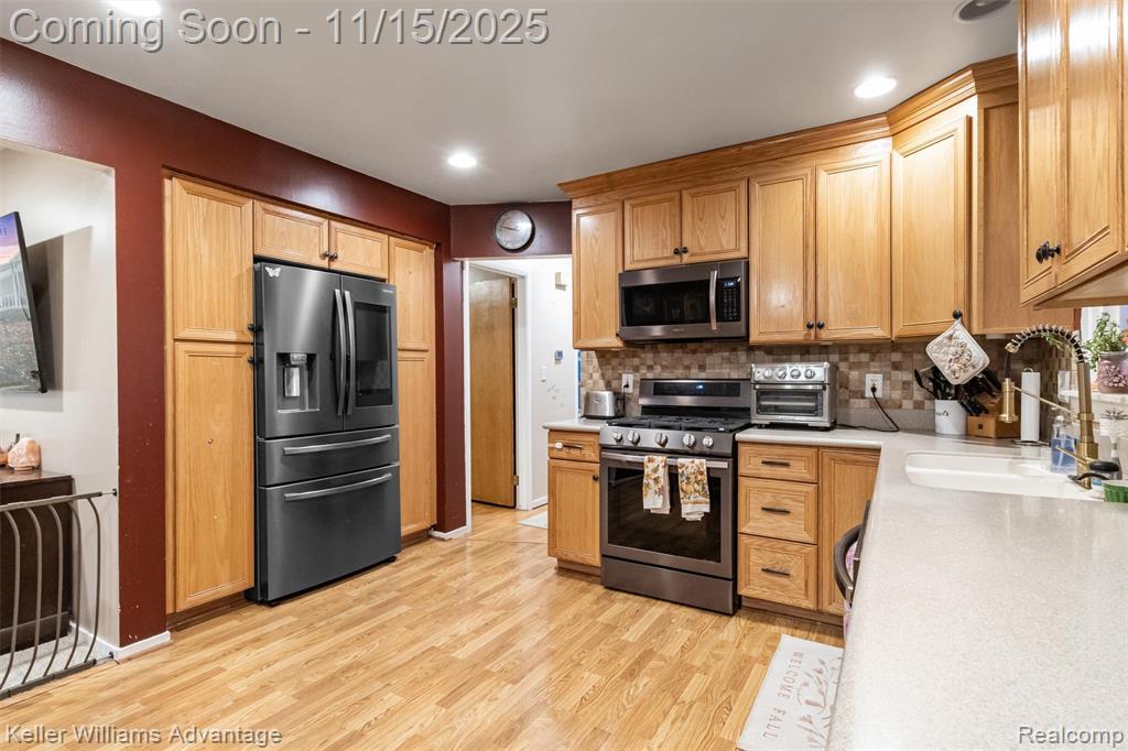 9243 Knolson Street, Livonia, MI 48150 — Photo 9