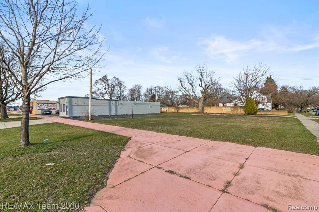 5153 S Beech Daly Street, Dearborn Heights, MI 48125 — Photo 8