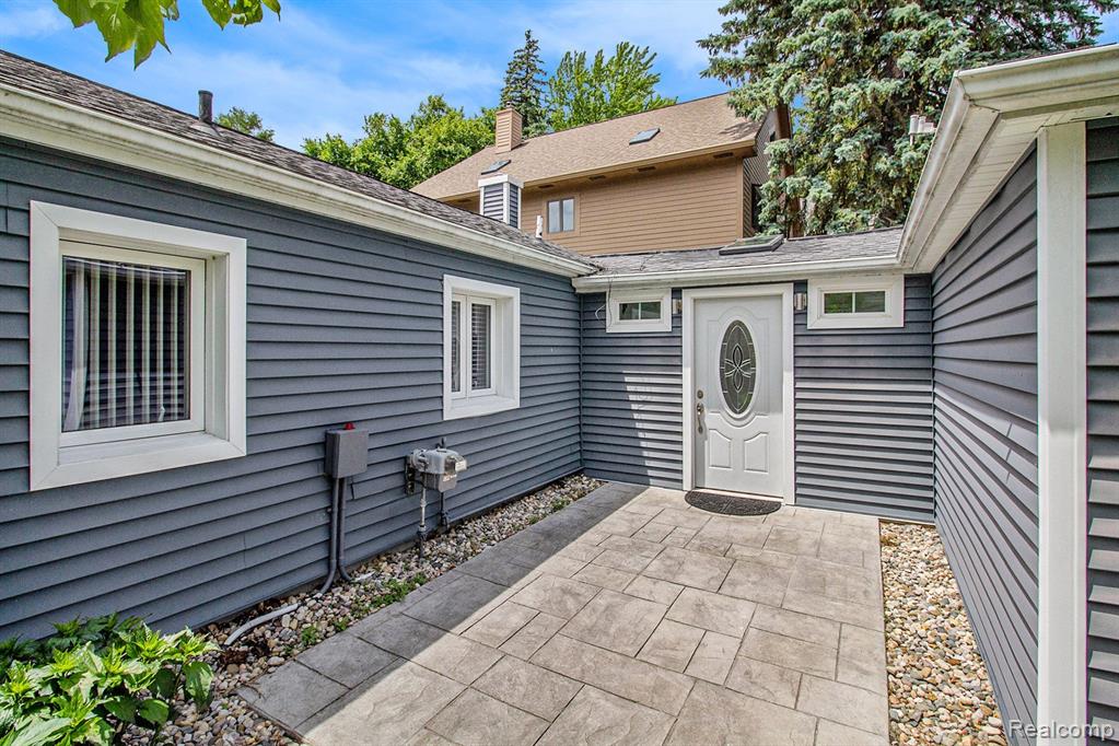 8428 Woodland Shore Drive, Brighton, MI 48114 — Photo 12