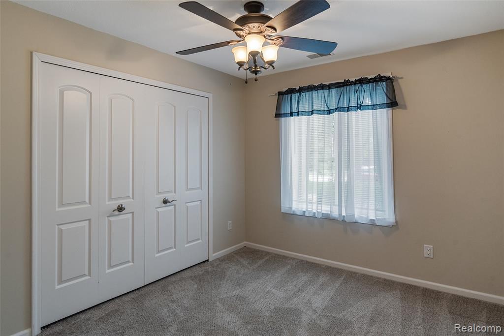 332 Marigold Circle, Westland, MI — Photo 12