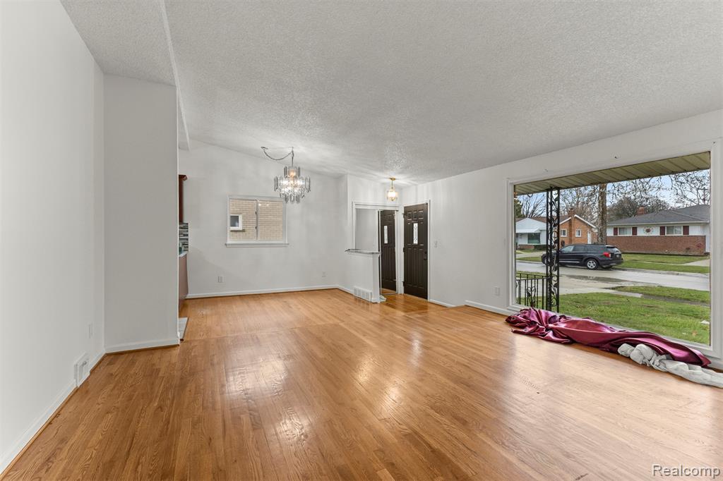 7423 Amboy Street, Dearborn Heights, MI 48127 — Photo 4