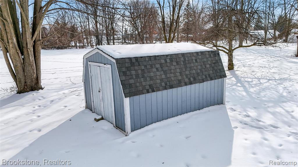300 N Kibbee Street, MI 48879 — Photo 53