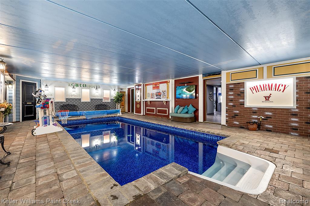 328 S Broadway Street, Lake Orion, MI 48362 — Photo 91