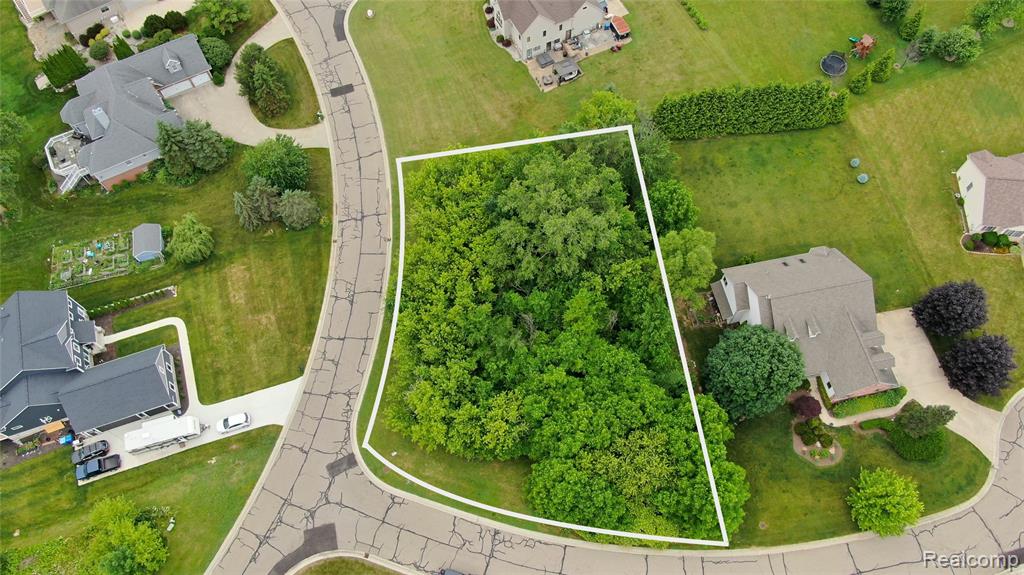 13042 KEWEENAW Court, Linden, MI 48451 — Photo 2