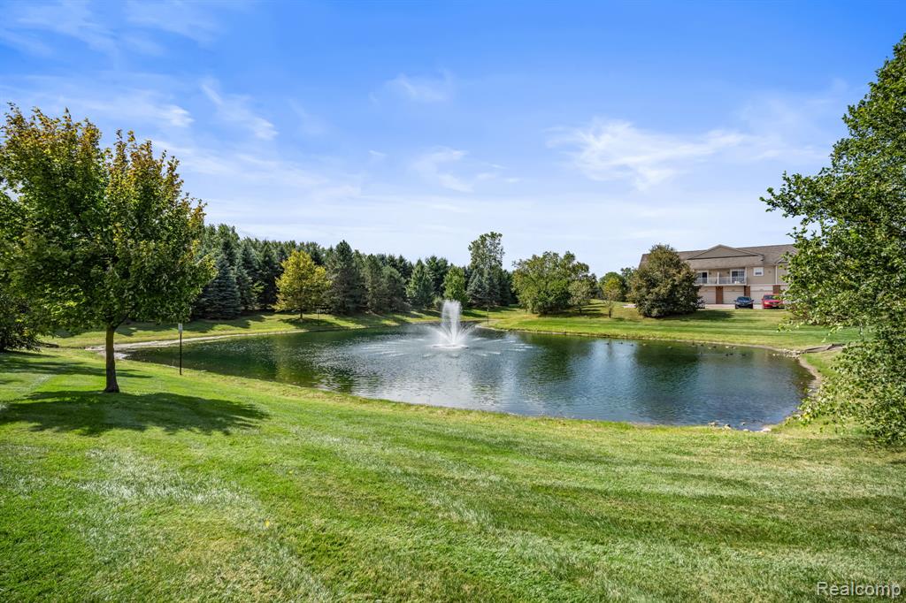 17200 Addington Drive, Commerce Twp, MI 48390 — Photo 34
