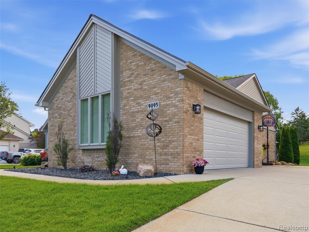9095 Rotondo Drive, Howell, MI 48855 — Photo 35